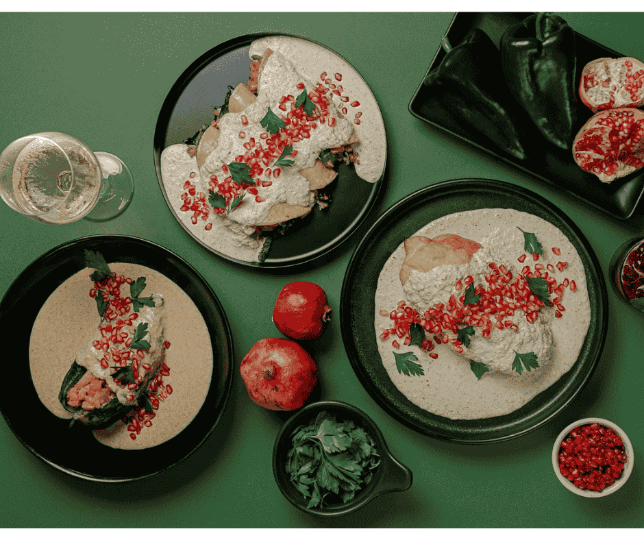 Variedad de chiles en nogada en Tagers